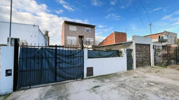 Casa en 25 de Mayo 8200