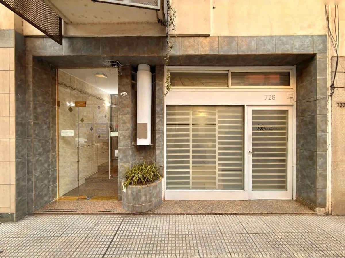 Local Comercial en Del Carmen 700
