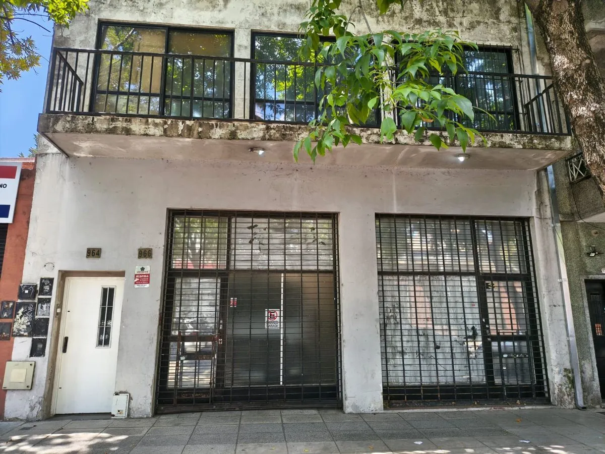 Galpon en Avenida Mariano Acosta 900