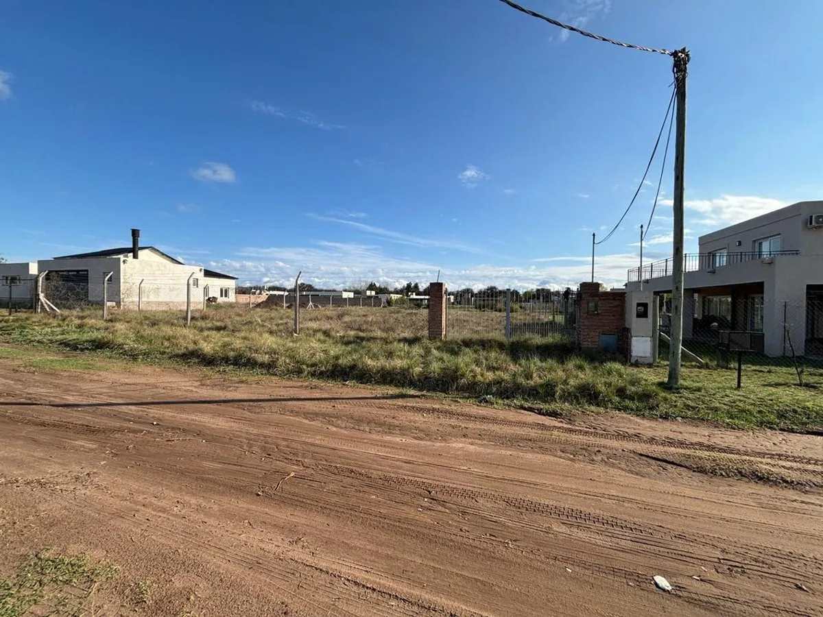 Lote en Túpac Amaru 400