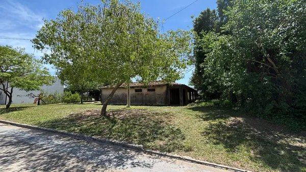 Lote en General Juan Pablo Lopez 1700