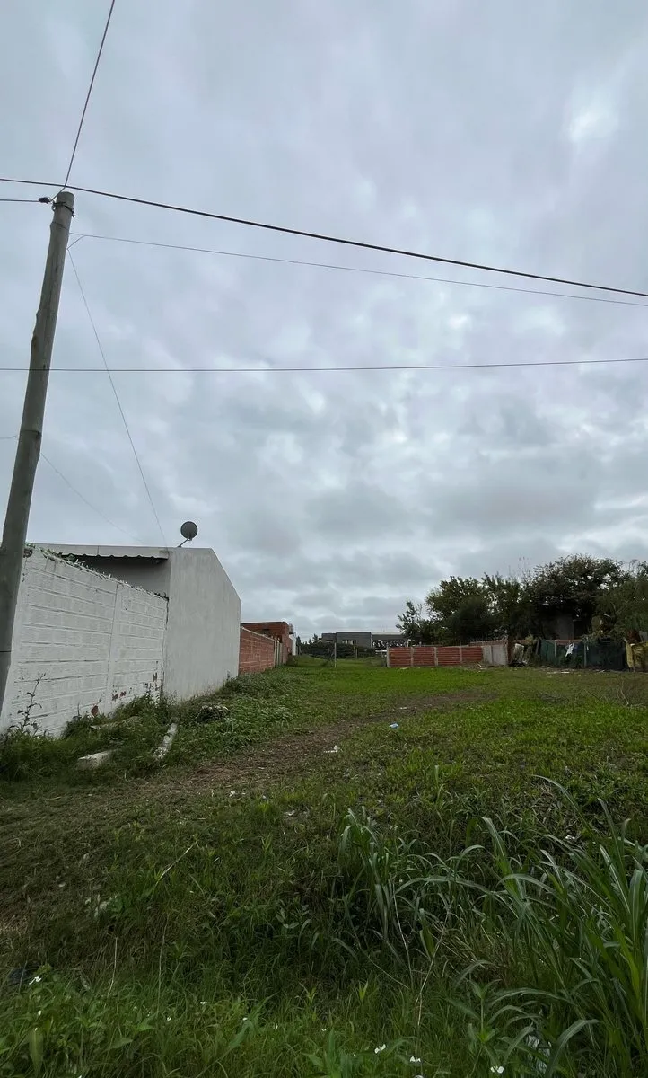 Lote en Pedro Lista 2400