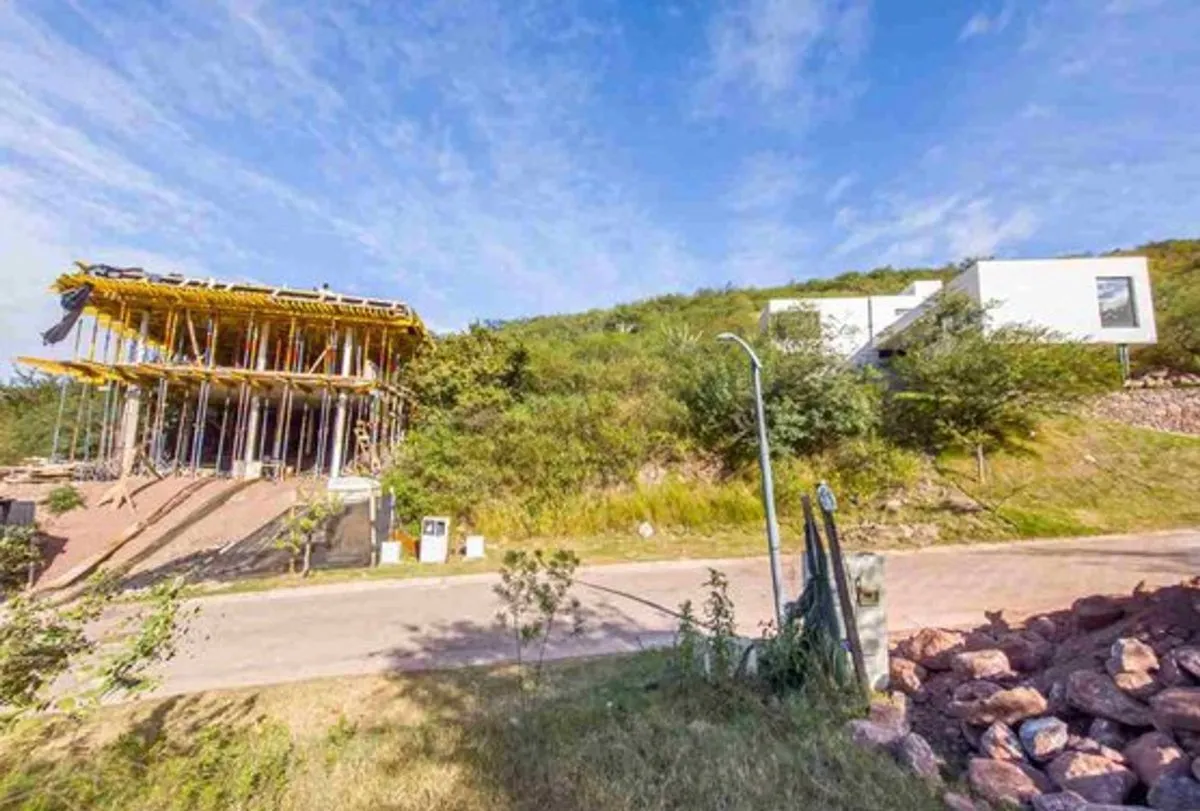 Lote en Avenida Ejército Argentino 300