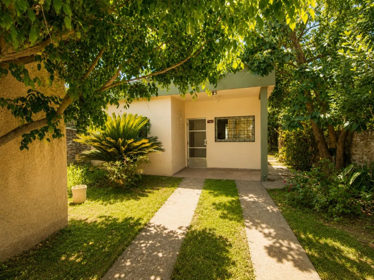 Casa en Pereyra Lucena 100