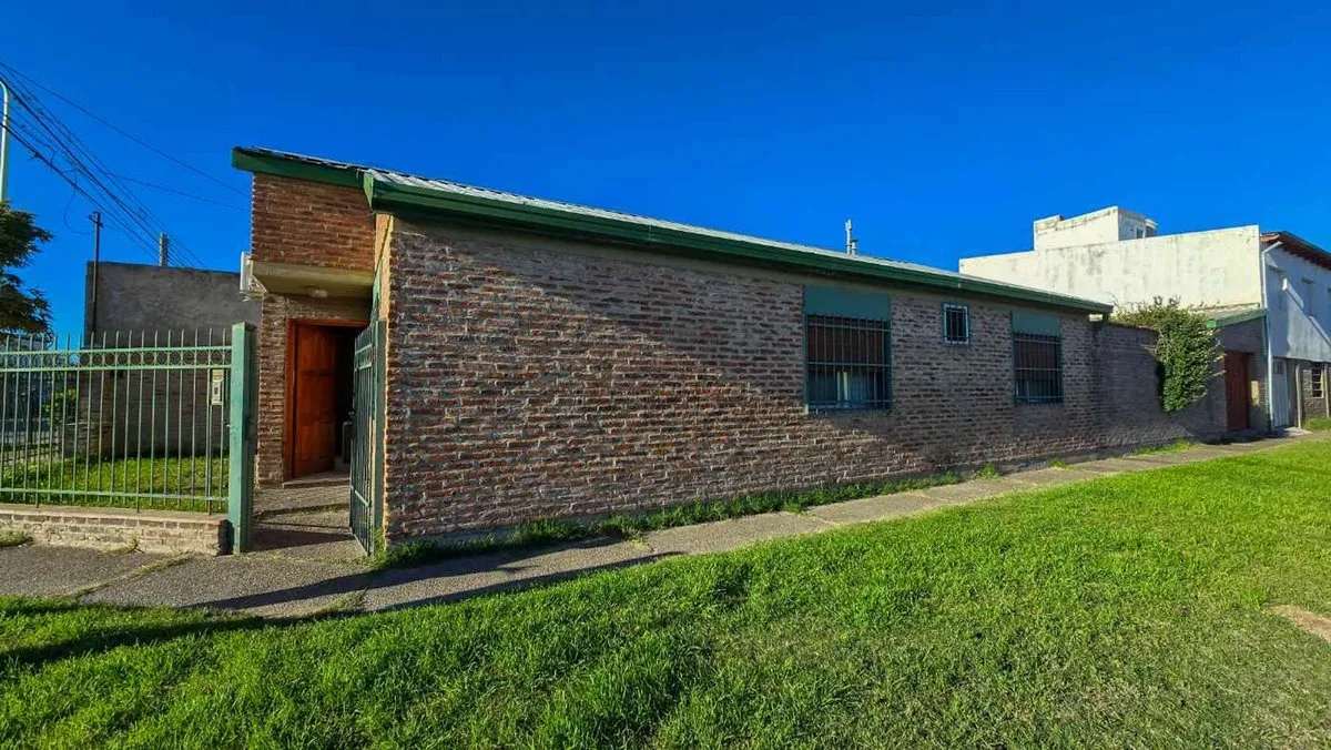 Casa en Teniente Farias 1700