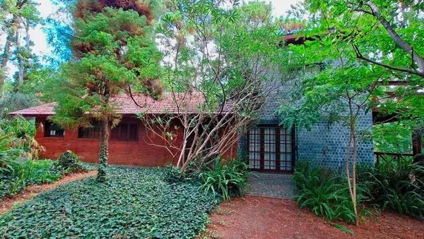 Casa en Avenida Cruz del Sur 500