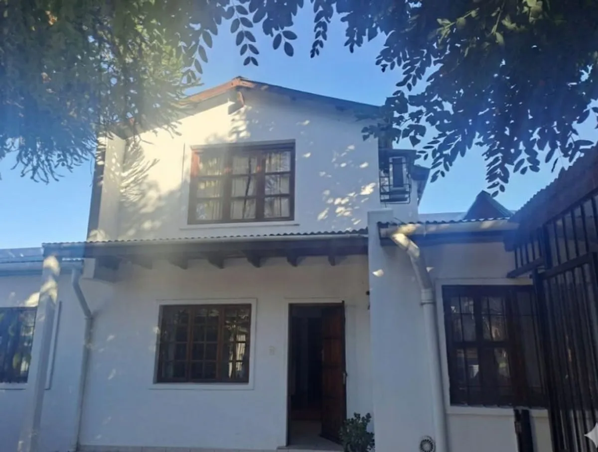 Casa en Canonigo A. Saenz 600