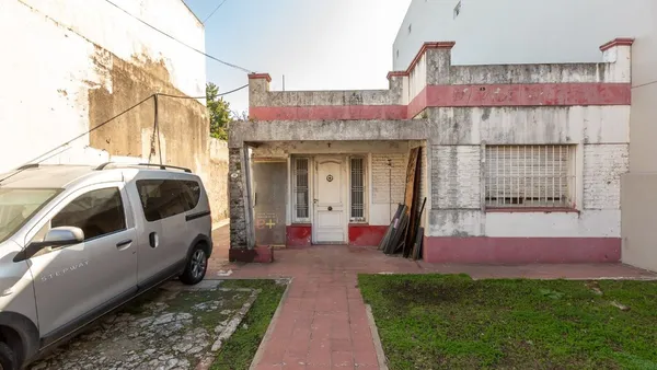 Lote en General Pedro Díaz 300