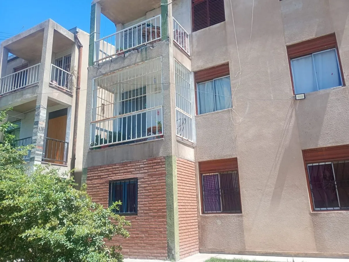 Departamento en Las Vicentinas 3422 Mk 5 1er Piso Depto A 3400