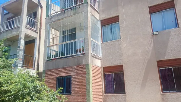 Departamento en Las Vicentinas 3422 Mk 5 1er Piso Depto A 3400