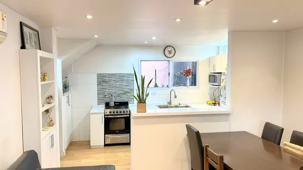Casa en Renacimiento 3300