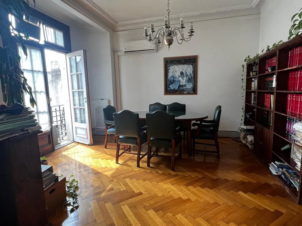 Departamento en Av. de Mayo 900
