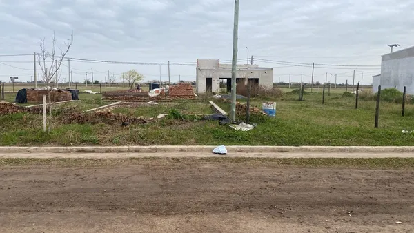 Lote en Luis Canetti 1300