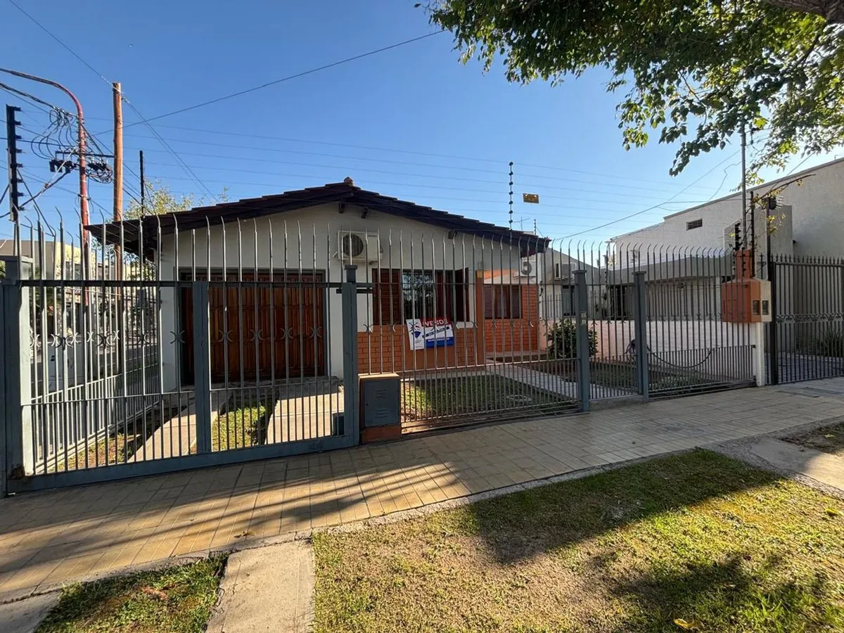 Casa en Federico Froebel 3400