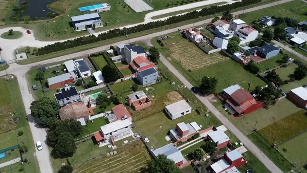 Lote en Hernandarias y Américo Vespucio S/N
