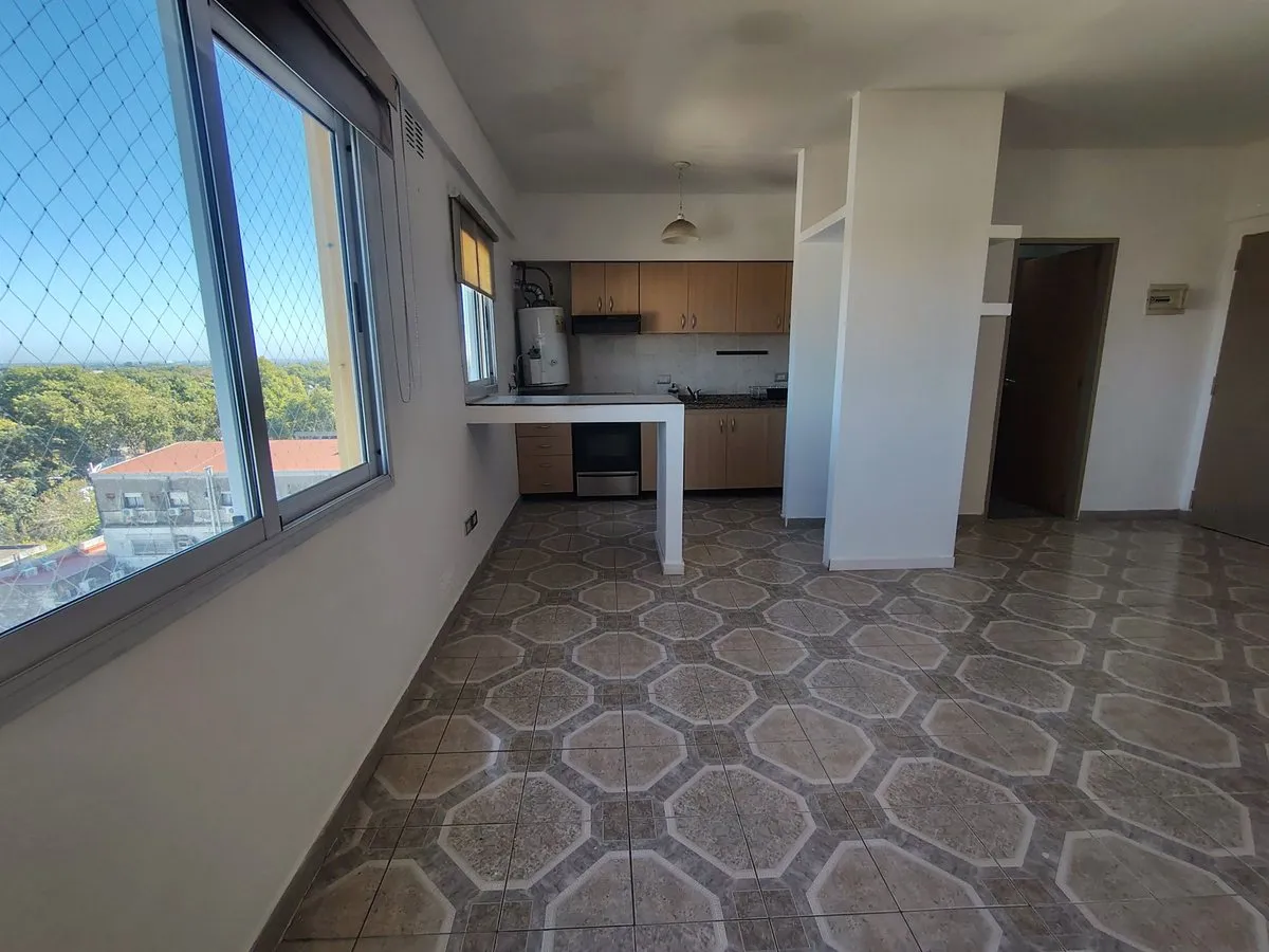 Departamento en Avenida Hipólito Yrigoyen 8400