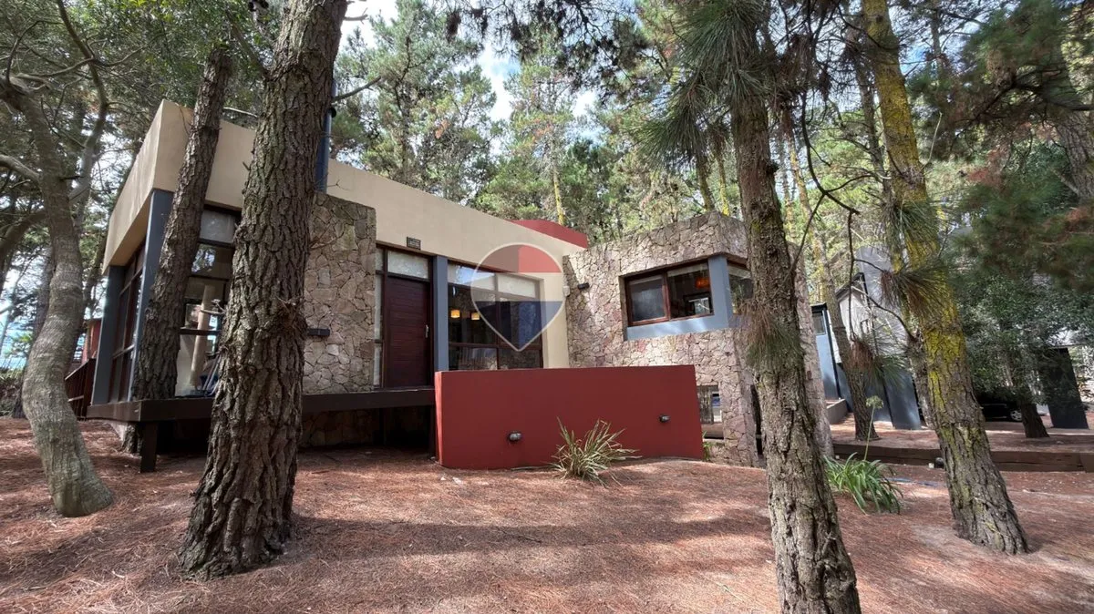 Casa en Los Pinos y Pangare 300