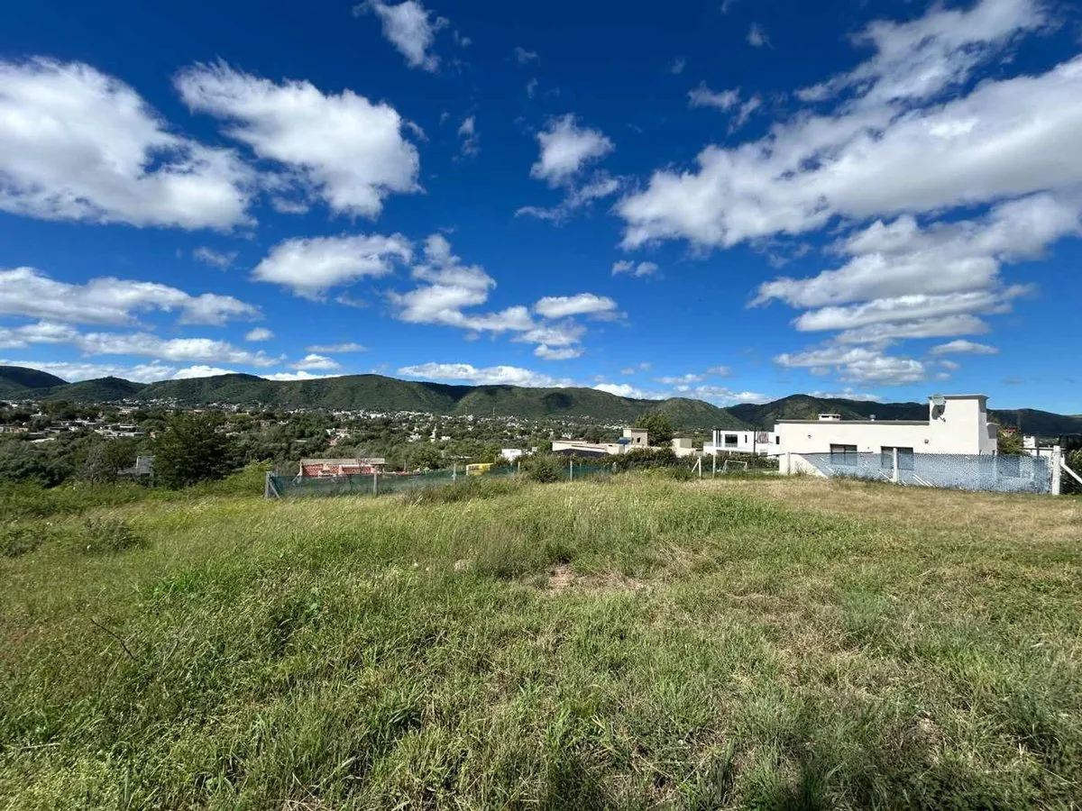 Lote en Altos de Carlos Paz 1700