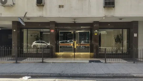 Departamento en Teniente General Juan Domingo Perón 1700