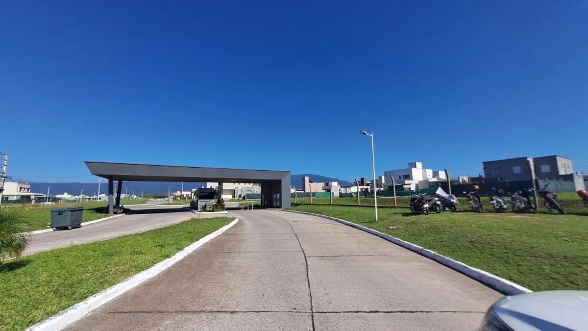 Lote en Camino del Peru y Julio Cortaza S/N