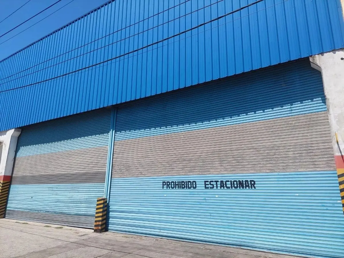 Industria en Avenida Díaz Vélez 1200