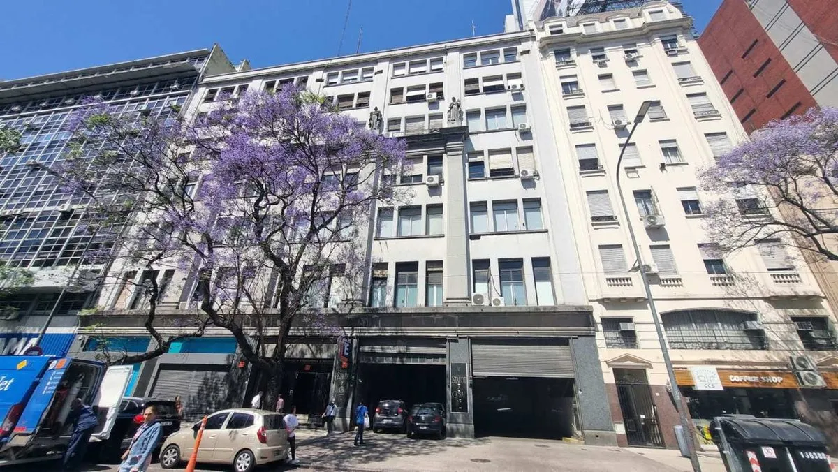 Oficina en Bernardo de Irigoyen 300