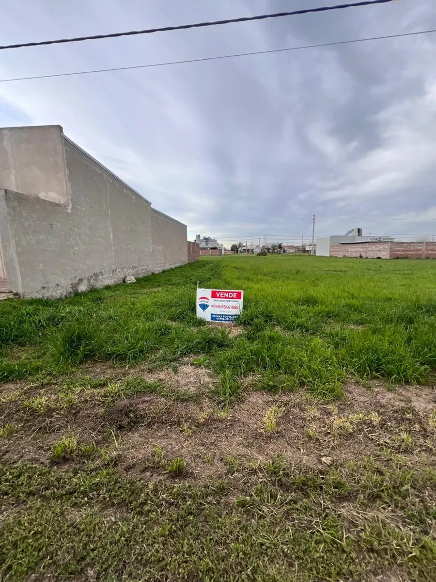 Lote en Eduardo Arn 800