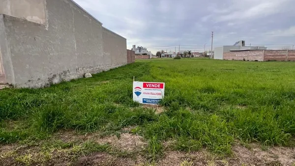 Lote en Eduardo Arn 800