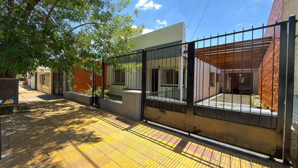 Casa en Mitre 1500