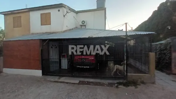 Casa en Alfonsina Storni 1000