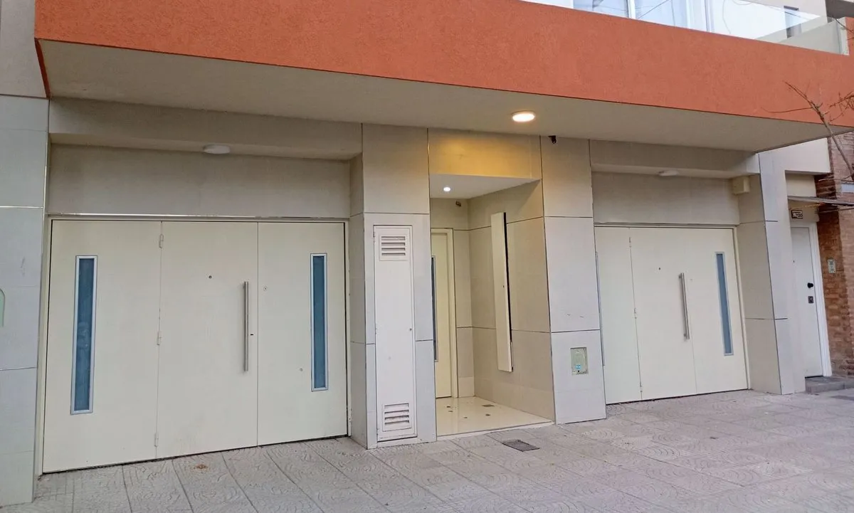 P H en Echenagucía 1100