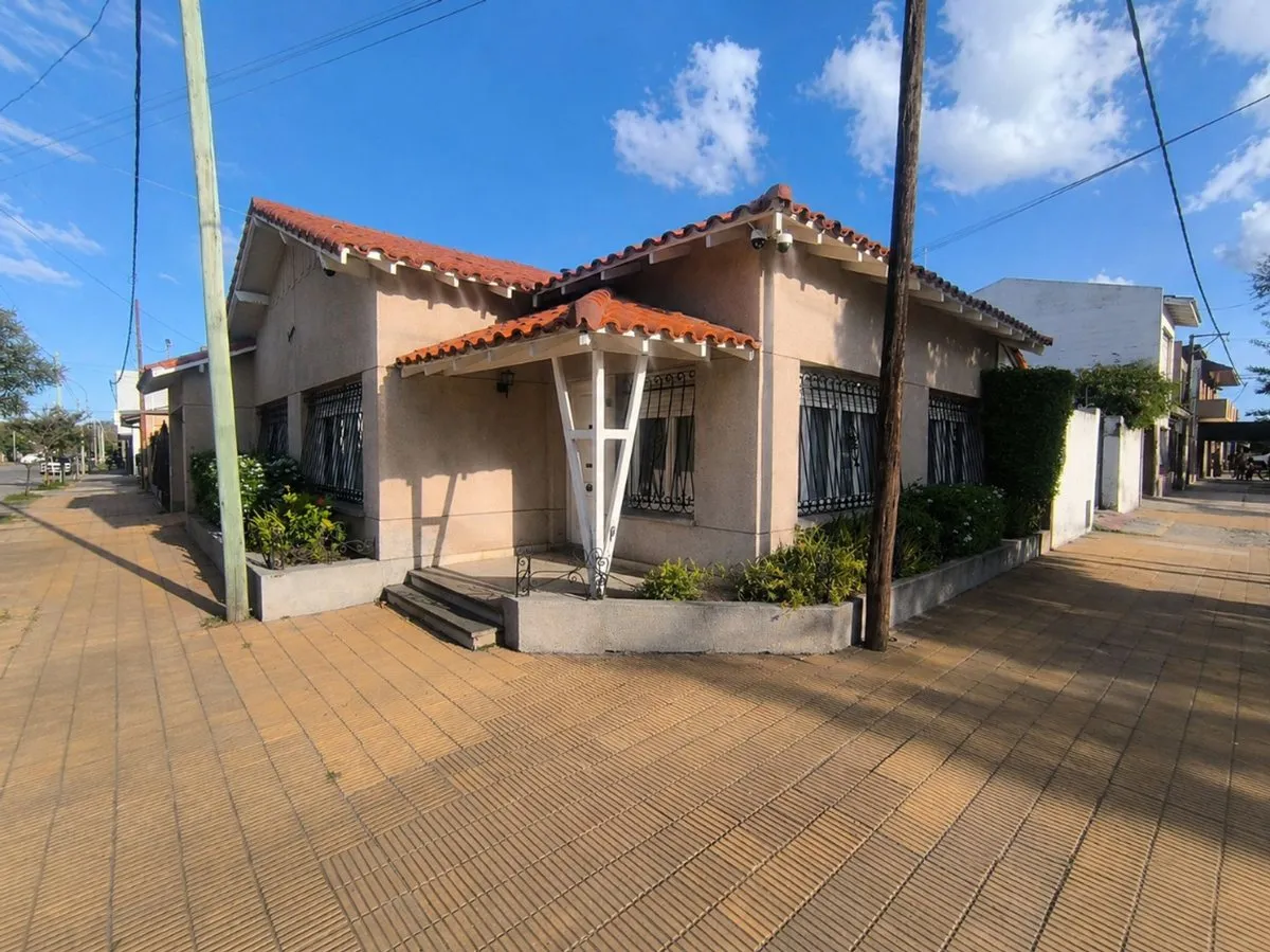 Casa en 74 y 63 3300