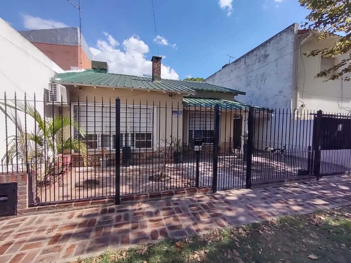 Casa en M. A. Gorosito 1100