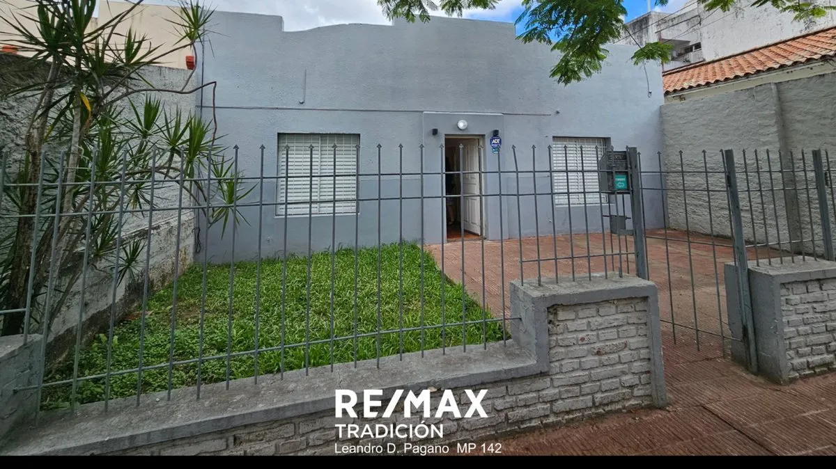 Casa en Echeverría 100
