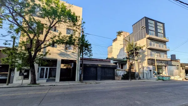 Local Comercial en Avenida Italia 300