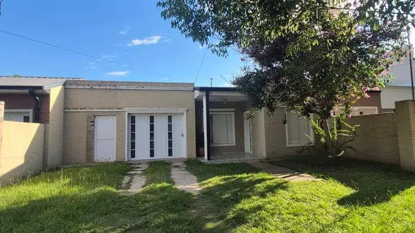 Casa en Aarón Castellanos 100