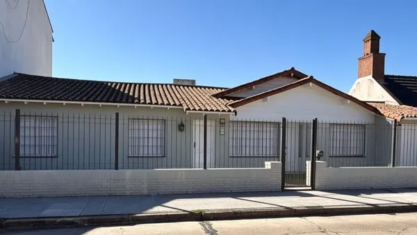 Casa en Boulevard F.i.n.c.a. y Avda.lorenzini 6000