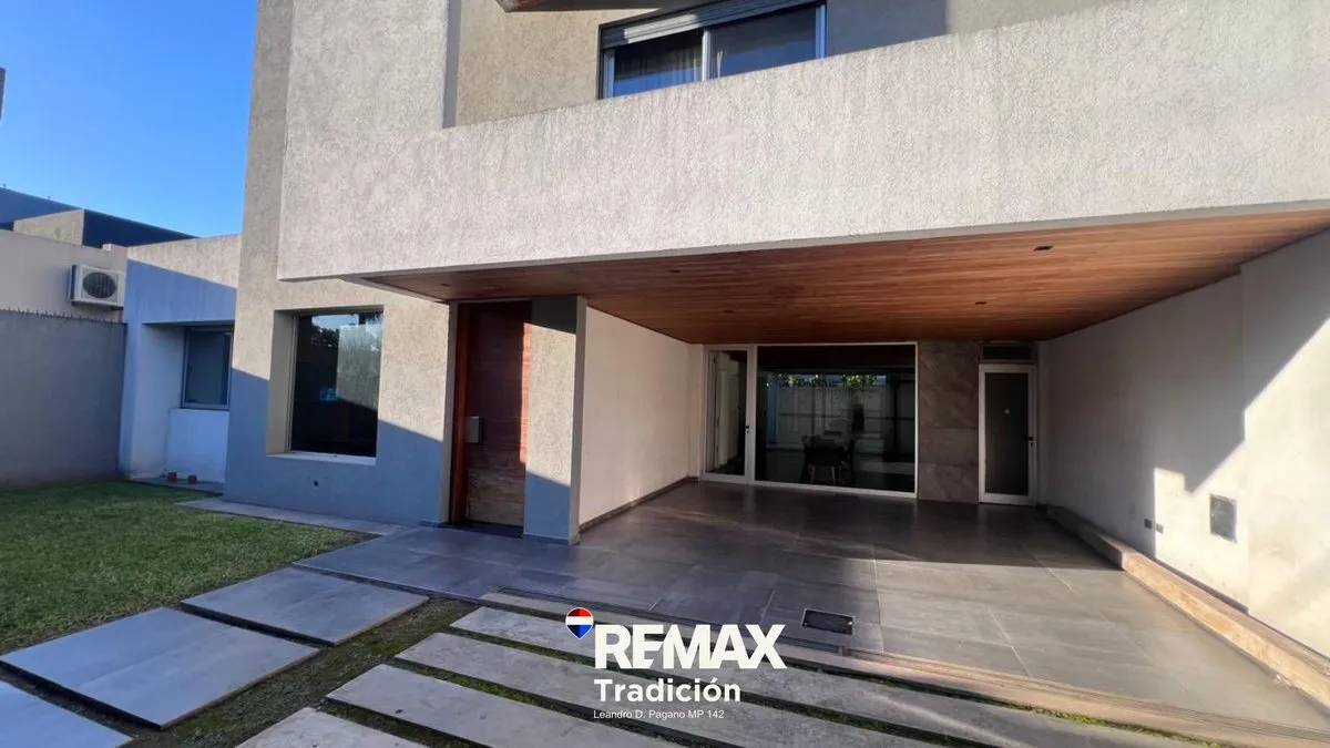Casa en González Montaner 200
