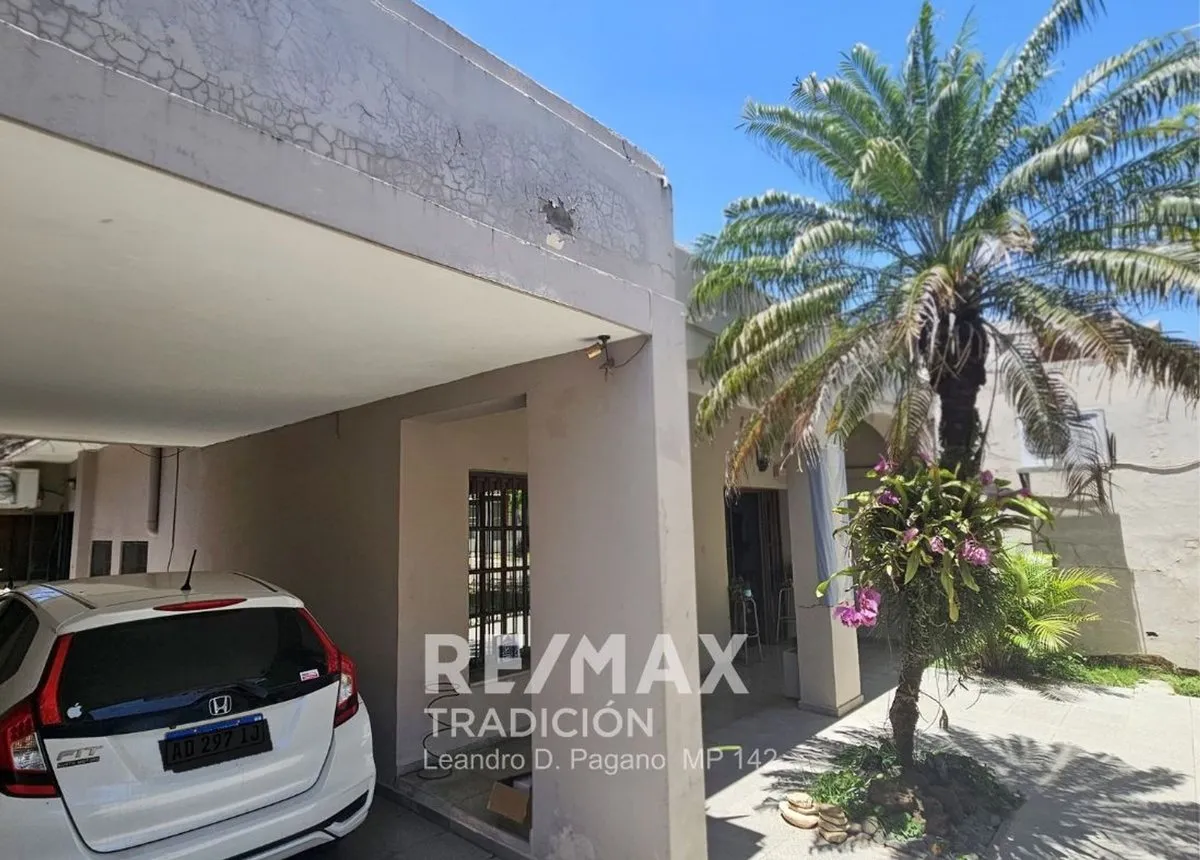 Casa en Almirante Brown 1200