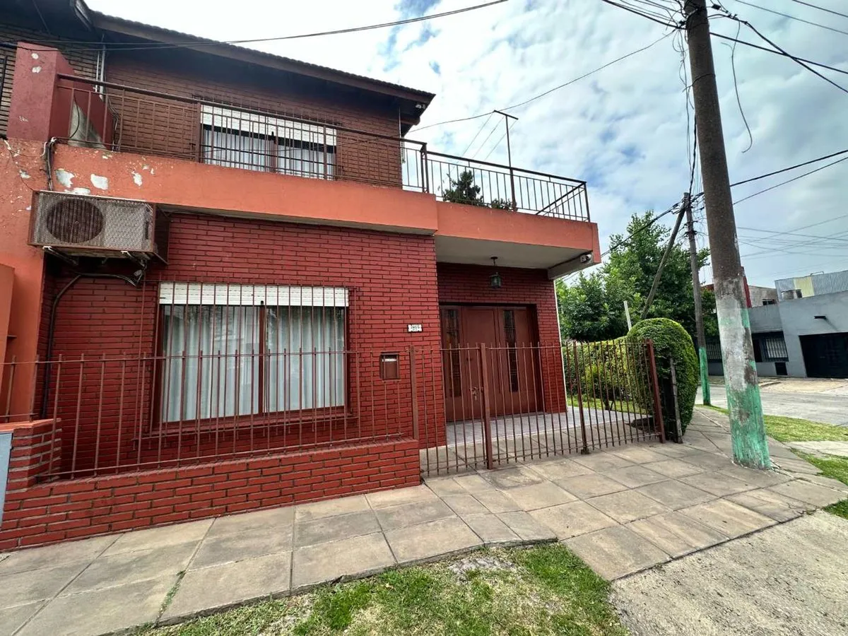 Casa en Vicente Camargo 2400