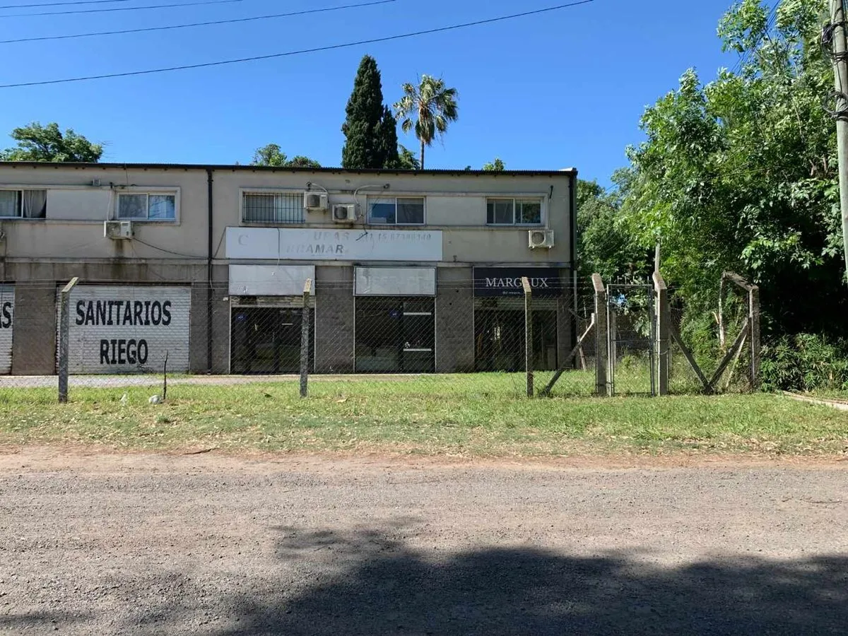 Local Comercial en Avenida 12 de Octubre 8900