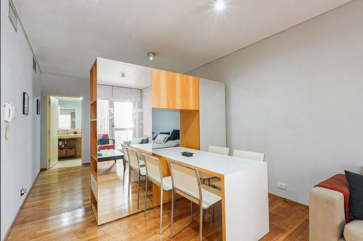 Departamento en Juncal 800