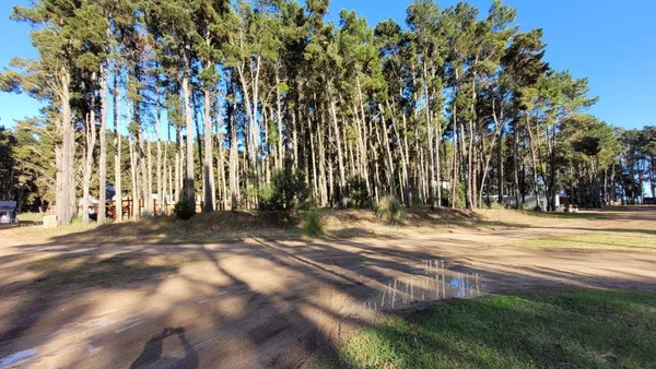 Lote en Senderos 3 200