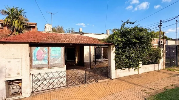 Casa en Julián de Casal 1100