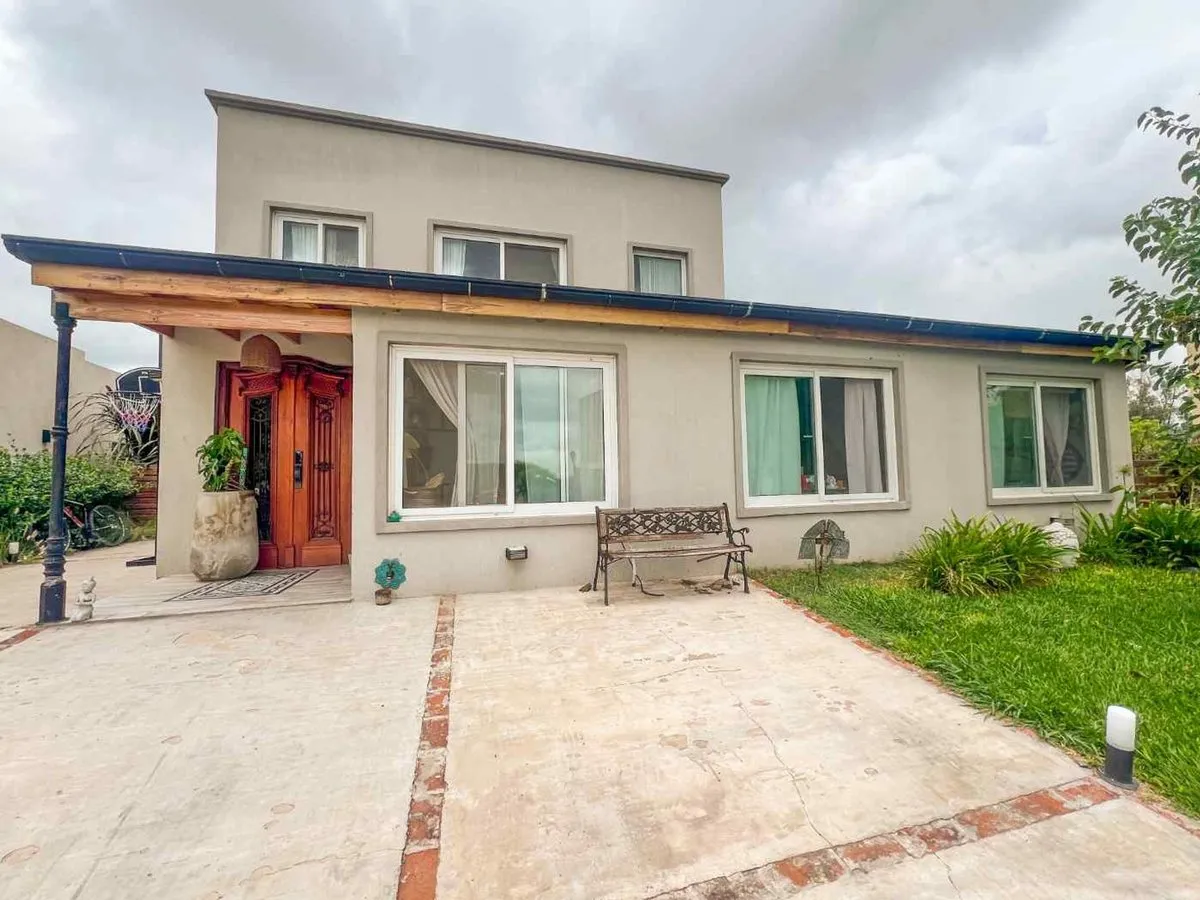 Casa en Barrio Santa Elena 0