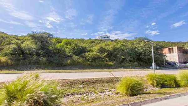 Lote en Avenida Ejército Argentino 300