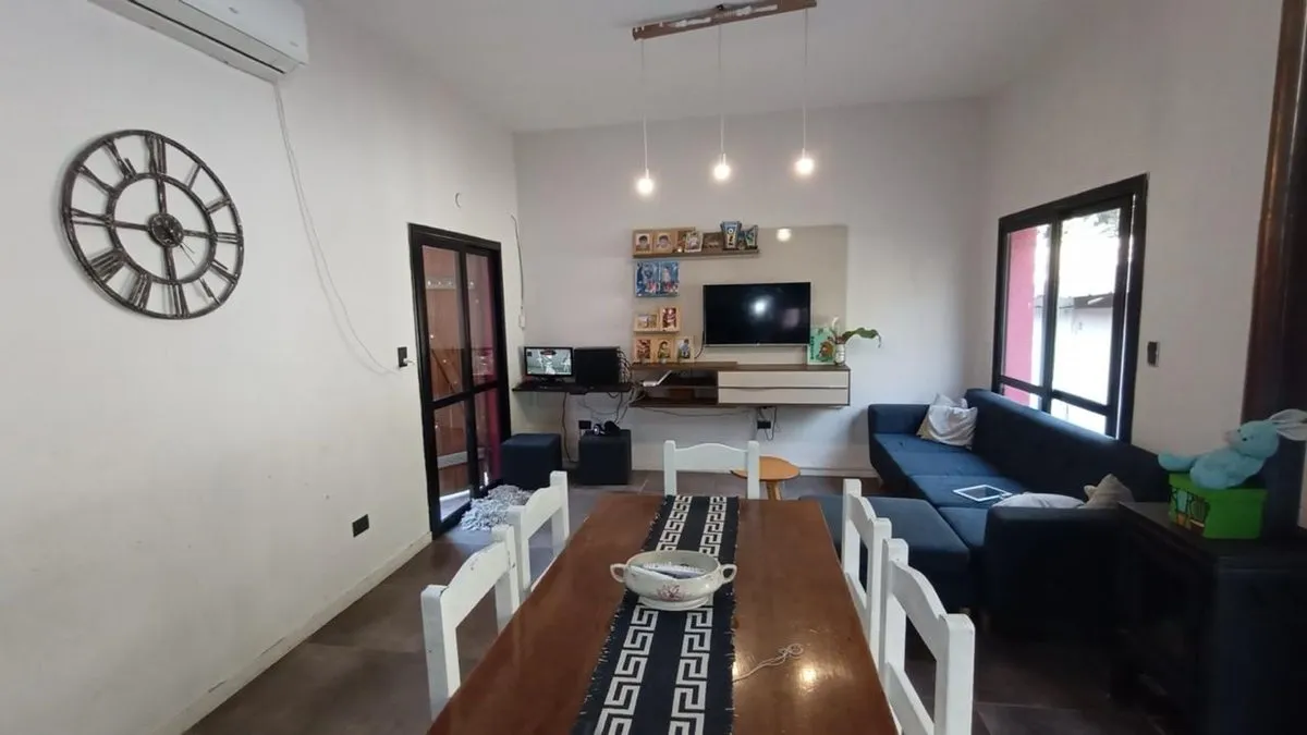 Casa en Alfredo Vallini 100