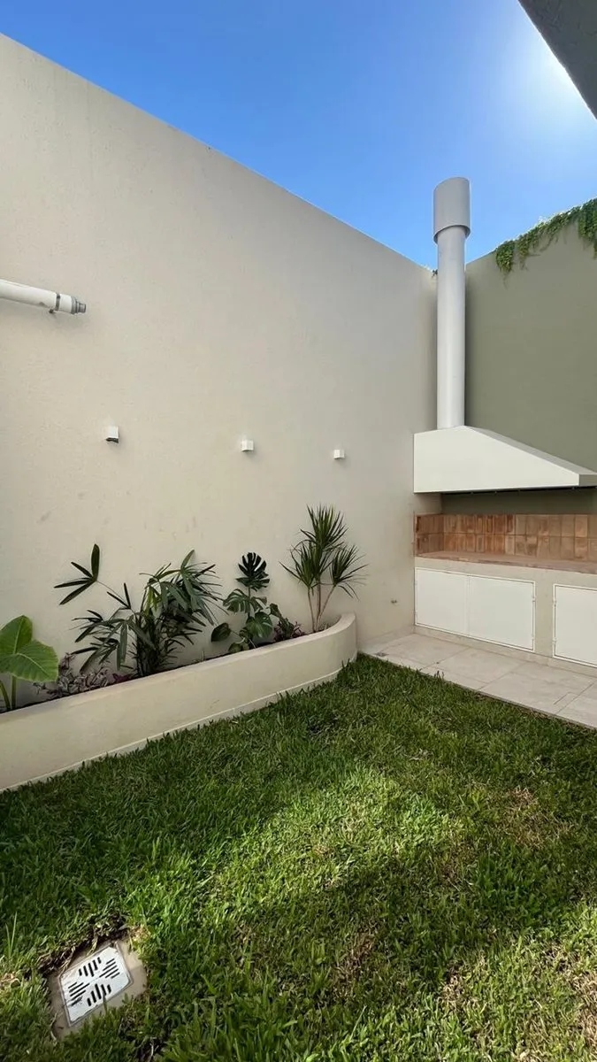 Casa en Avenida Pellegrini 2700