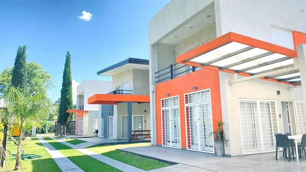 Quinta en Av. Las Banderas 1100