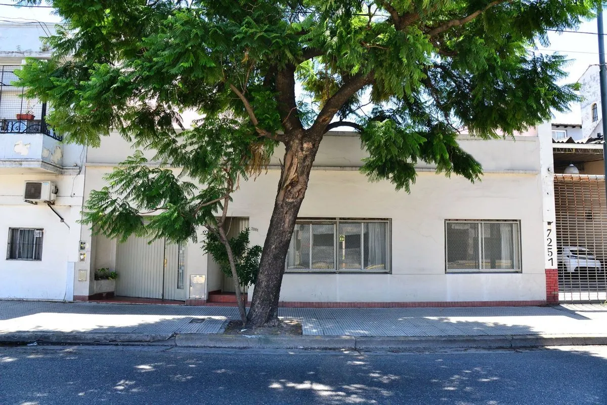 Casa en Avenida Juan B. Justo 7200